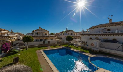 Wiederverkauf - Stadthaus -
Los Altos