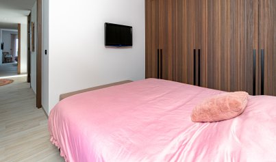 Resale - Villa -
La Finca Golf