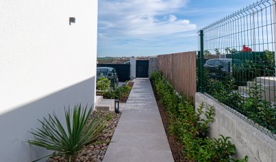 Resale - Villa -
La Finca Golf