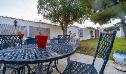 Resale - Villa -
Lomas de Cabo Roig