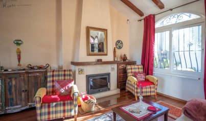 Revente - Semi detached villa -
Villamartin - Fortuna