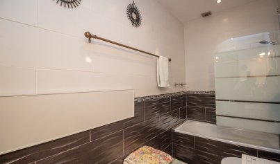 Revente - Semi detached villa -
Villamartin - Fortuna