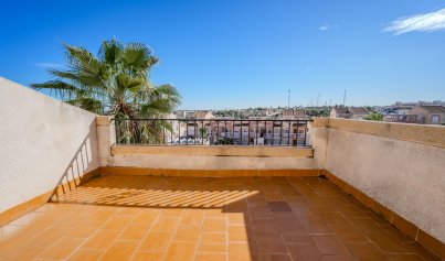 Wiederverkauf - Stadthaus -
Villamartin - Montegolf