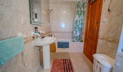 Wiederverkauf - Stadthaus -
Villamartin - Montegolf