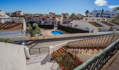 Wiederverkauf - Stadthaus -
Villamartin - Montegolf