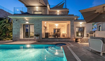 Herverkoop - Villa -
La Zenia - Beachside