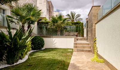 Herverkoop - Villa -
La Zenia - Beachside