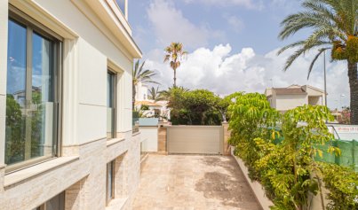 Herverkoop - Villa -
La Zenia - Beachside