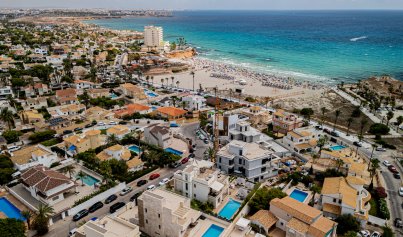 Herverkoop - Villa -
La Zenia - Beachside