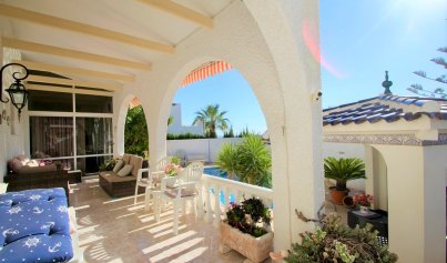 Resale - Villa -
Orihuela Costa - Villamartin