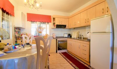 Resale - Villa -
Orihuela Costa - Villamartin