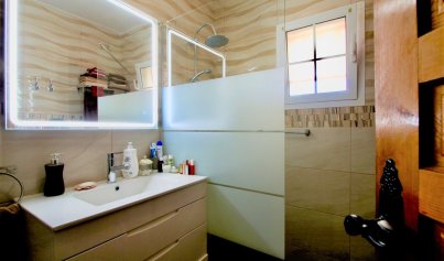 Resale - Villa -
Orihuela Costa - Villamartin