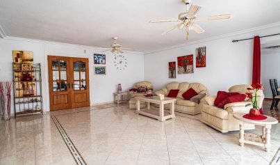 Resale - Villa -
Orihuela Costa - Villamartin