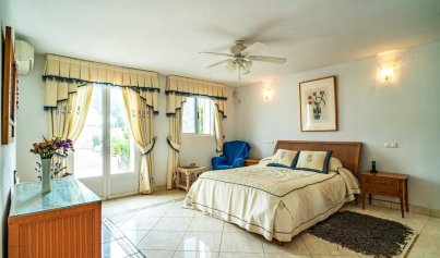 Resale - Villa -
Orihuela Costa - Villamartin