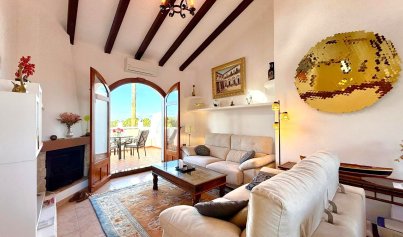 Wiederverkauf - Villa -
Villamartín - Villamartin