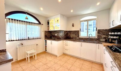 Wiederverkauf - Villa -
Villamartín - Villamartin