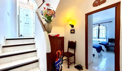 Wiederverkauf - Villa -
Villamartín - Villamartin