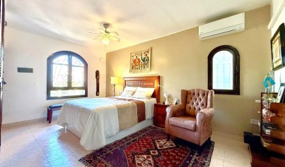 Wiederverkauf - Villa -
Villamartín - Villamartin