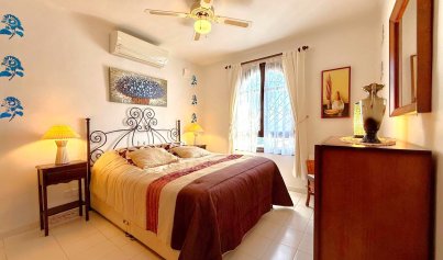 Wiederverkauf - Villa -
Villamartín - Villamartin