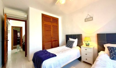 Wiederverkauf - Villa -
Villamartín - Villamartin