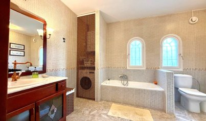 Wiederverkauf - Villa -
Villamartín - Villamartin