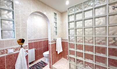 Wiederverkauf - Villa -
Villamartín - Villamartin