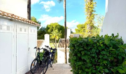 Wiederverkauf - Villa -
Villamartín - Villamartin