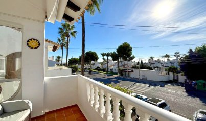 Wiederverkauf - Villa -
Villamartín - Villamartin