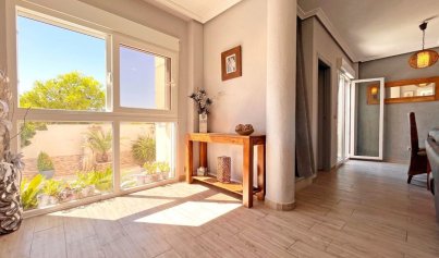 Wiederverkauf - Villa -
La Zenia