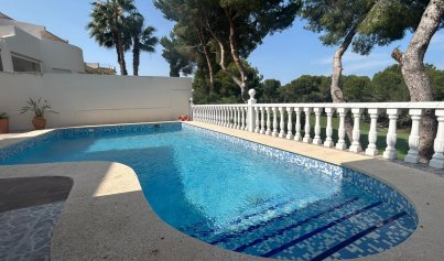 Resale - Villa -
Orihuela Costa - Lomas De Campoamor-las Ramblas