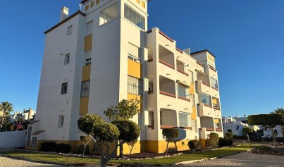Resale - Apartment -
Campoamor