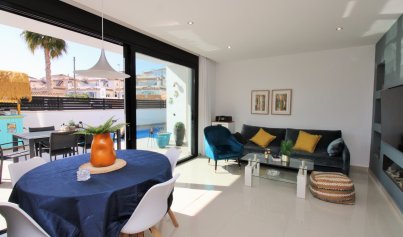 Återförsäljning - Villa -
Villamartín - Villamartin