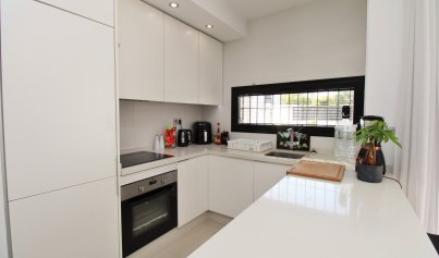 Återförsäljning - Villa -
Villamartín - Villamartin