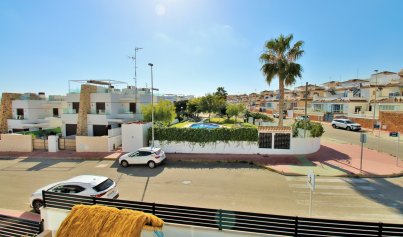 Återförsäljning - Villa -
Villamartín - Villamartin