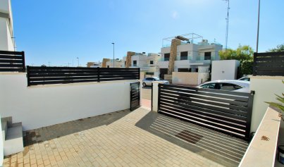 Återförsäljning - Villa -
Villamartín - Villamartin