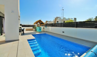 Återförsäljning - Villa -
Villamartín - Villamartin