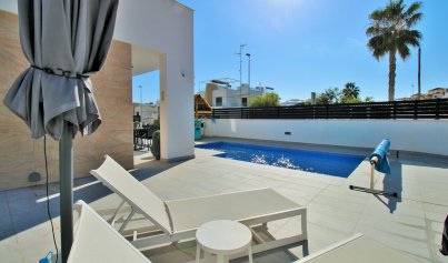 Återförsäljning - Villa -
Villamartín - Villamartin