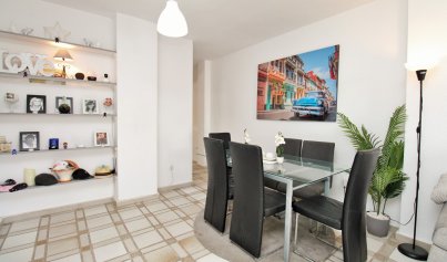 Resale - Apartment -
Villamartín