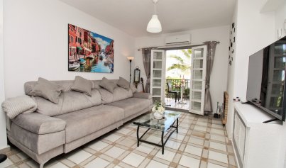 Resale - Apartment -
Villamartín