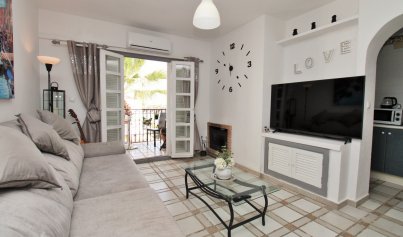 Resale - Apartment -
Villamartín