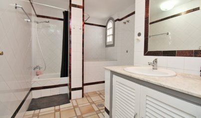 Resale - Apartment -
Villamartín