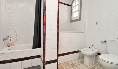 Resale - Apartment -
Villamartín