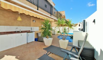 Wiederverkauf - Villa -
Villamartín - Villamartin