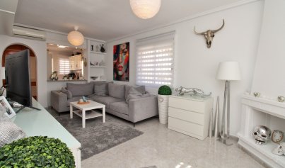 Wiederverkauf - Villa -
Villamartín - Villamartin