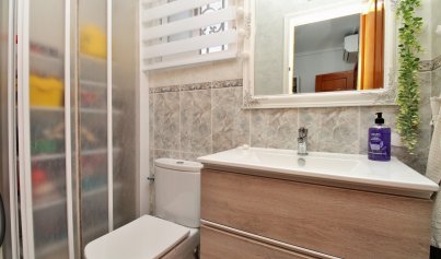 Wiederverkauf - Villa -
Villamartín - Villamartin