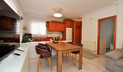 Wiederverkauf - Villa -
Villamartín - Villamartin