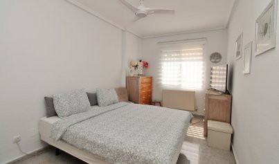 Wiederverkauf - Villa -
Villamartín - Villamartin