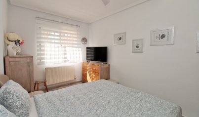 Wiederverkauf - Villa -
Villamartín - Villamartin