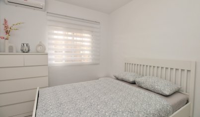 Wiederverkauf - Villa -
Villamartín - Villamartin