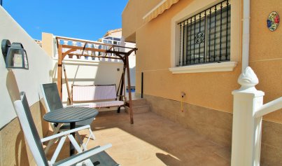 Wiederverkauf - Villa -
Villamartín - Villamartin